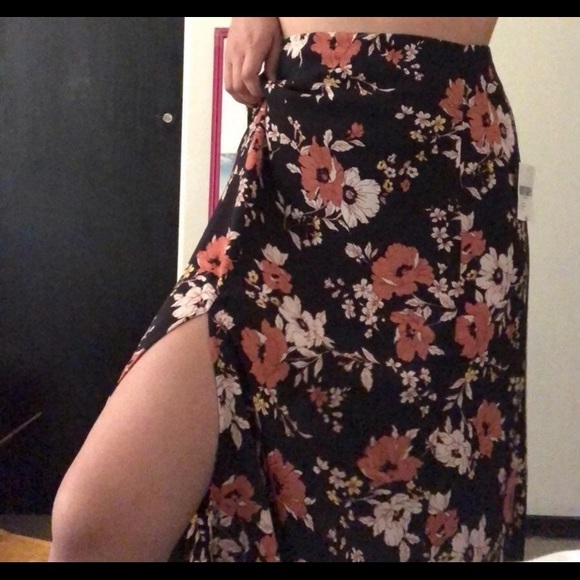 NWT Maxi Skirt - Picture 11 of 11